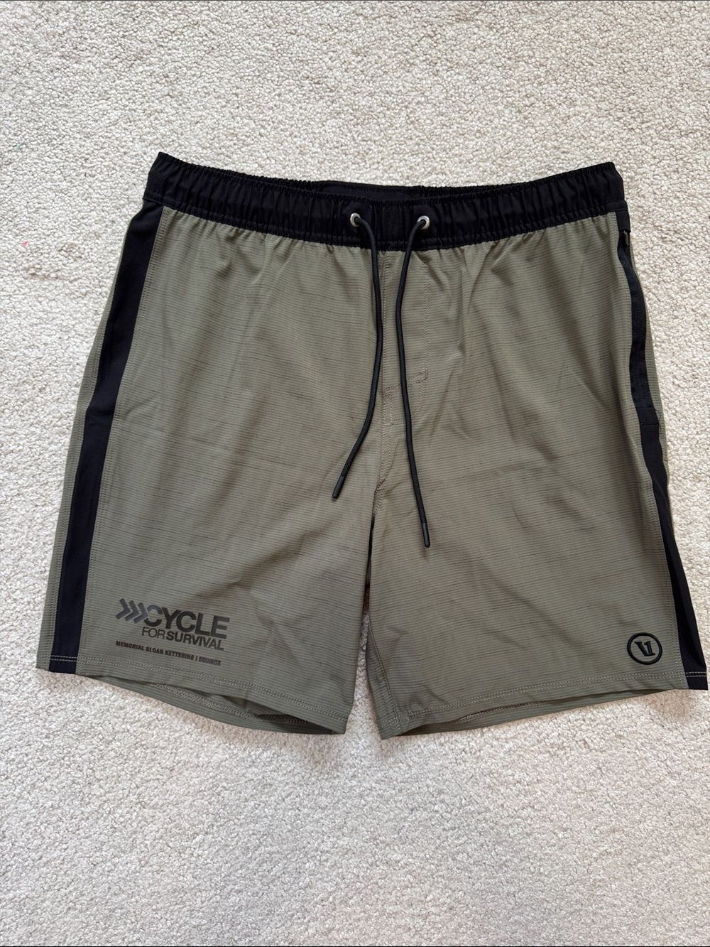 Vuori Men's Branded Gym Training Shorts 7" Lightweight Grey SzM